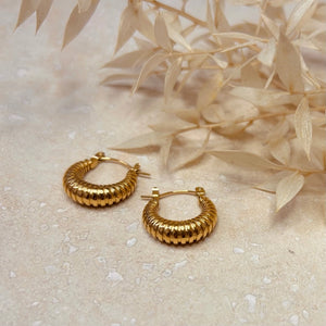 Everyday Vintage Round Hoops