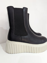 Load image into Gallery viewer, Chunky Sole Chelsea Boots